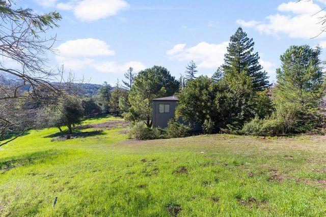 27600 Altamont Road, Los Altos Hills, CA 94022