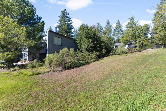 27600 Altamont Road, Los Altos Hills, CA 94022