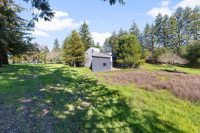 27600 Altamont Road, Los Altos Hills, CA 94022