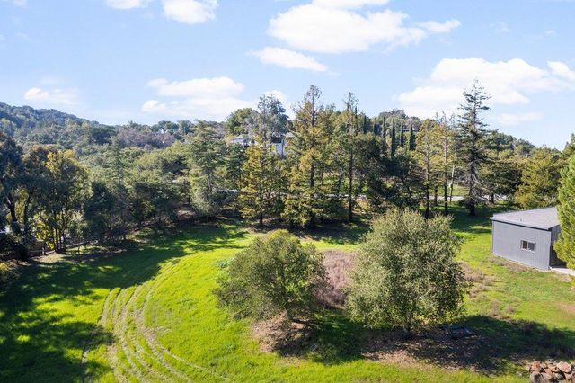27600 Altamont Road, Los Altos Hills, CA 94022