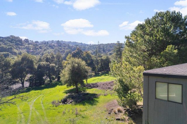 27600 Altamont Road, Los Altos Hills, CA 94022