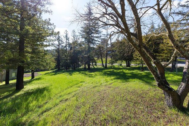 27600 Altamont Road, Los Altos Hills, CA 94022