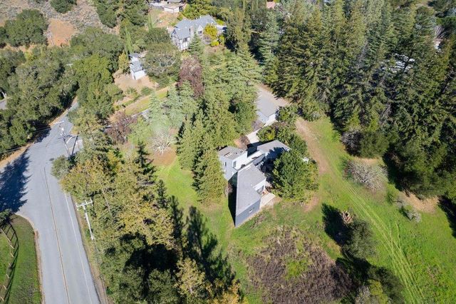 27600 Altamont Road, Los Altos Hills, CA 94022