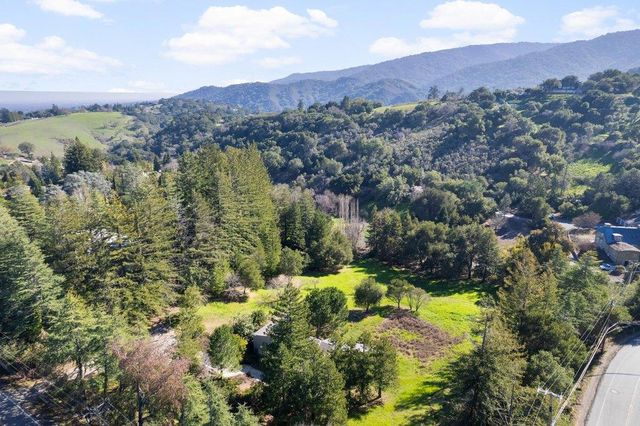 27600 Altamont Road, Los Altos Hills, CA 94022