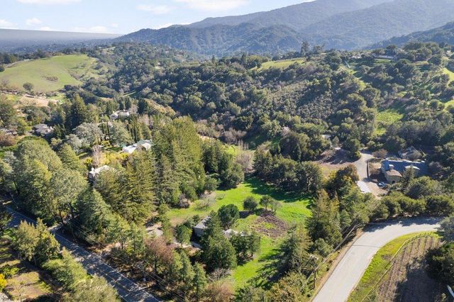 27600 Altamont Road, Los Altos Hills, CA 94022