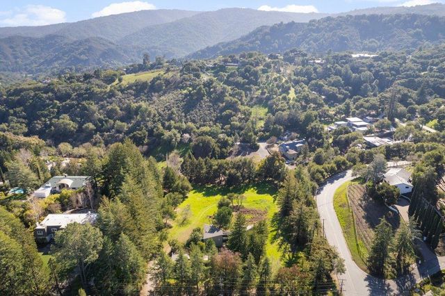 27600 Altamont Road, Los Altos Hills, CA 94022