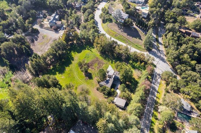27600 Altamont Road, Los Altos Hills, CA 94022