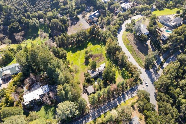 27600 Altamont Road, Los Altos Hills, CA 94022