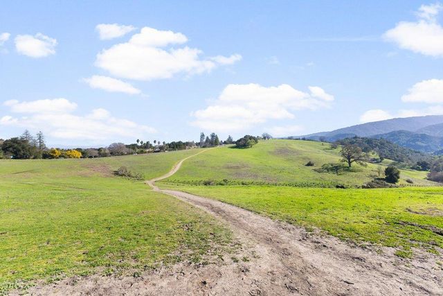 27600 Altamont Road, Los Altos Hills, CA 94022