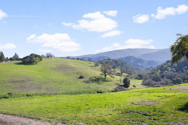 27600 Altamont Road, Los Altos Hills, CA 94022