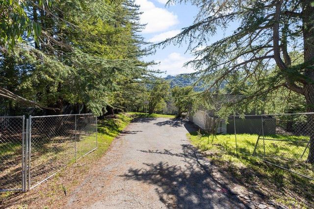 27600 Altamont Road, Los Altos Hills, CA 94022