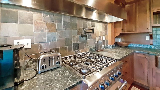 3215 Old Turnpike Road, Mount Holly, VT 05758