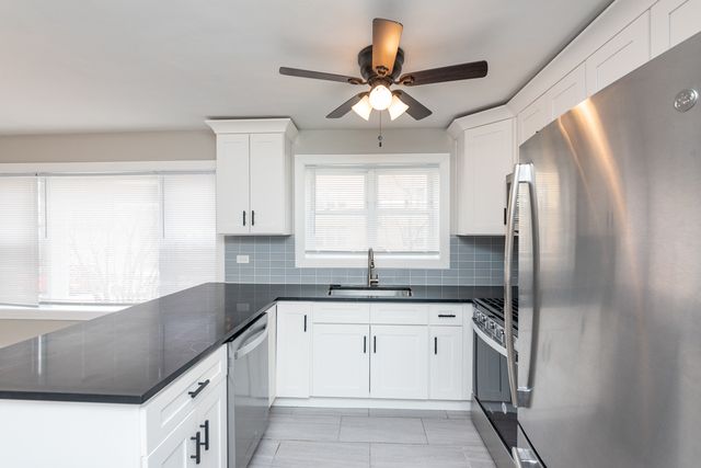 3058 N Kostner Avenue 1E, Chicago, IL 60641