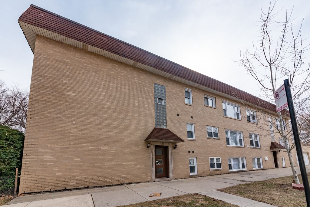 3058 N Kostner Avenue 1E, Chicago, IL 60641