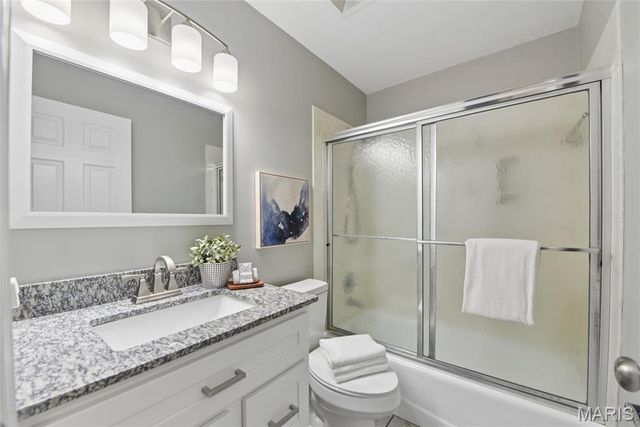 847 Weatherwood Drive, Manchester, MO 63021