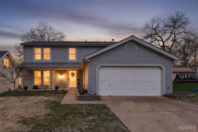 847 Weatherwood Drive, Manchester, MO 63021