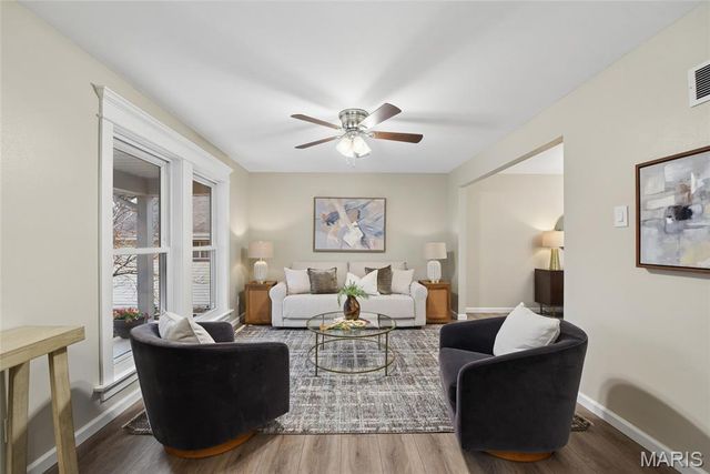 847 Weatherwood Drive, Manchester, MO 63021