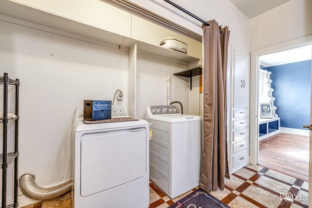 Image 14 of property listing at 423 S Washington Drive, San Angelo, TX 76901