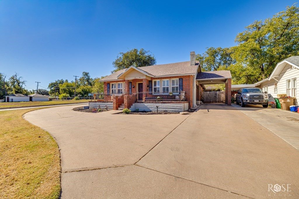 Image 36 of property listing at 423 S Washington Drive, San Angelo, TX 76901