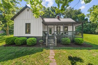 1854 Popes Chapel Rd, Thompsons Station, TN 37179