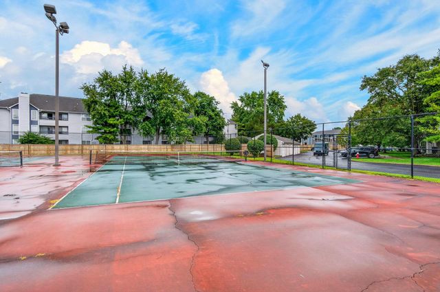 2317 Vicente Court, 101, Columbus, OH 43235