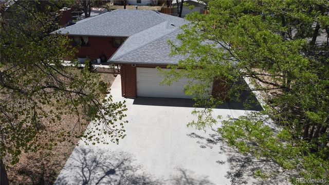 2077 Kingston Street, Aurora, CO 80010