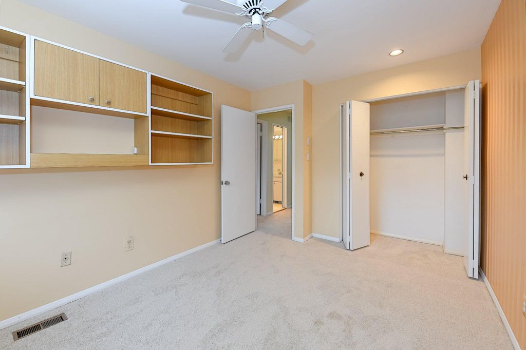Image 20 of property listing at 45 PENNY LN #45, Baltimore, MD 21209