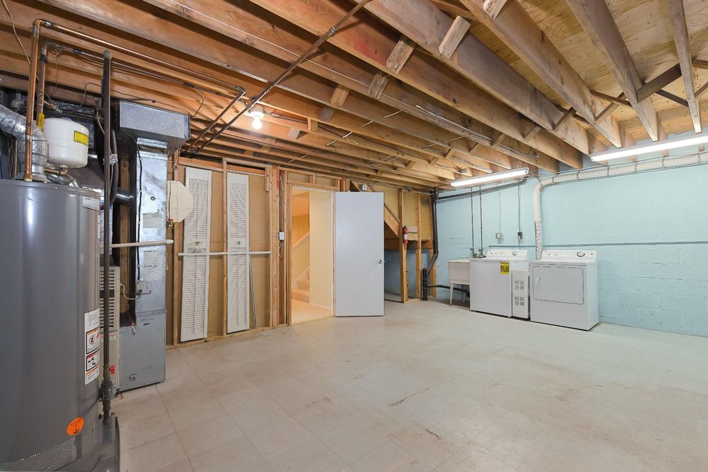 Image 27 of property listing at 45 PENNY LN #45, Baltimore, MD 21209