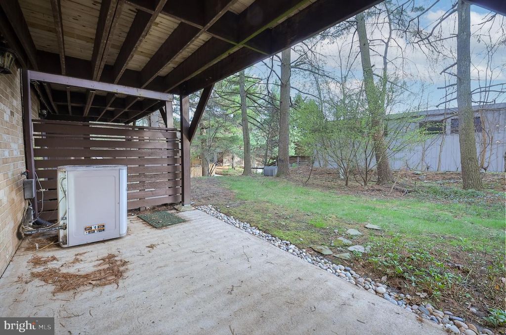 Image 28 of property listing at 45 PENNY LN #45, Baltimore, MD 21209