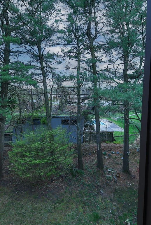 Image 30 of property listing at 45 PENNY LN #45, Baltimore, MD 21209