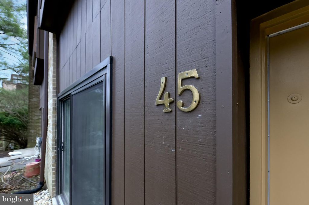 Image 33 of property listing at 45 PENNY LN #45, Baltimore, MD 21209