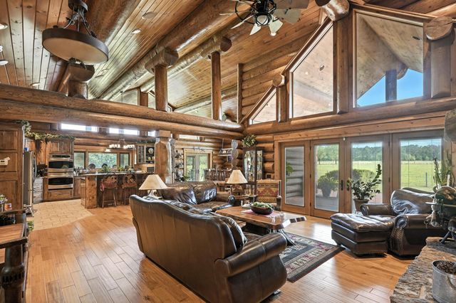 560 County Road 170, Diamond, MO 64840