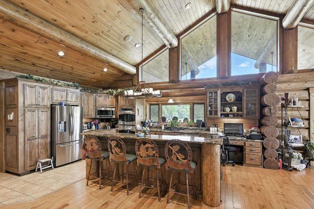 560 County Road 170, Diamond, MO 64840