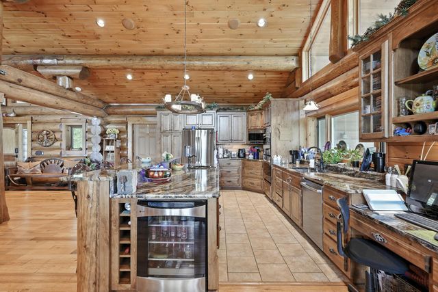 560 County Road 170, Diamond, MO 64840