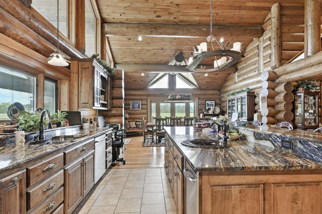 560 County Road 170, Diamond, MO 64840