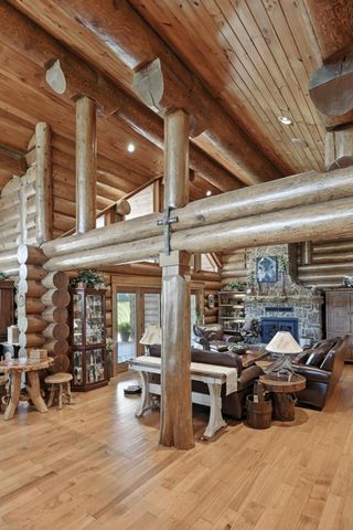 560 County Road 170, Diamond, MO 64840