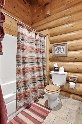 560 County Road 170, Diamond, MO 64840