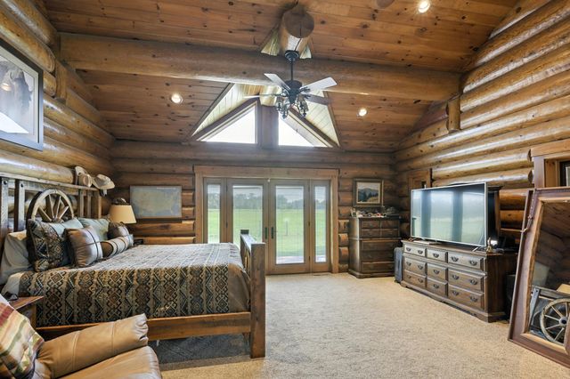 560 County Road 170, Diamond, MO 64840