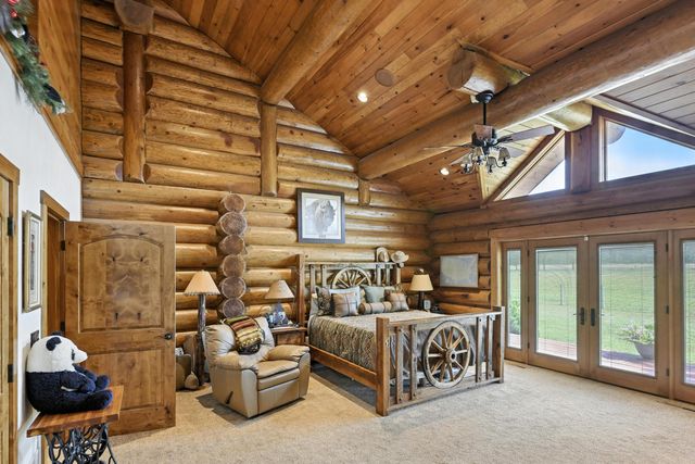 560 County Road 170, Diamond, MO 64840