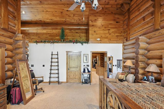 560 County Road 170, Diamond, MO 64840