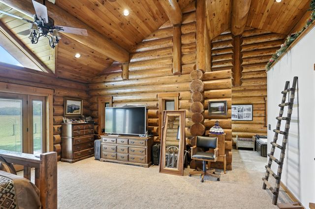 560 County Road 170, Diamond, MO 64840