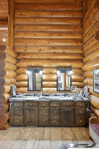 560 County Road 170, Diamond, MO 64840