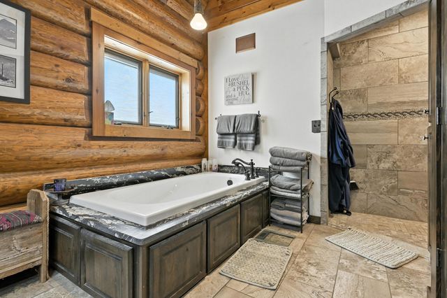 560 County Road 170, Diamond, MO 64840