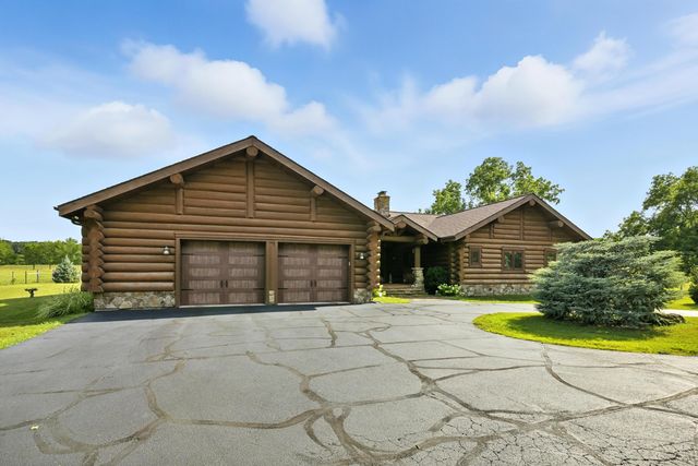 560 County Road 170, Diamond, MO 64840