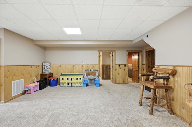 560 County Road 170, Diamond, MO 64840