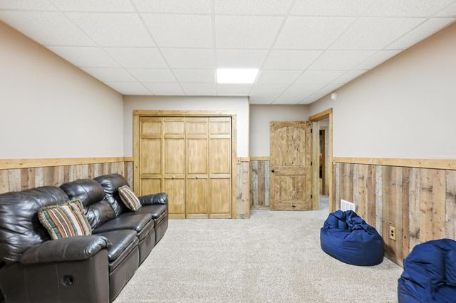 560 County Road 170, Diamond, MO 64840