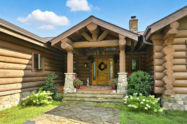 560 County Road 170, Diamond, MO 64840