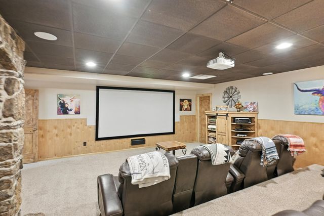 560 County Road 170, Diamond, MO 64840