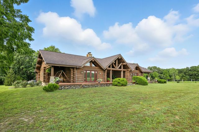 560 County Road 170, Diamond, MO 64840