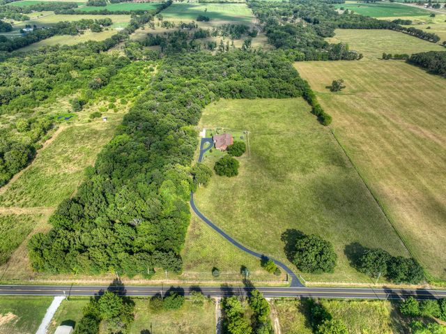 560 County Road 170, Diamond, MO 64840